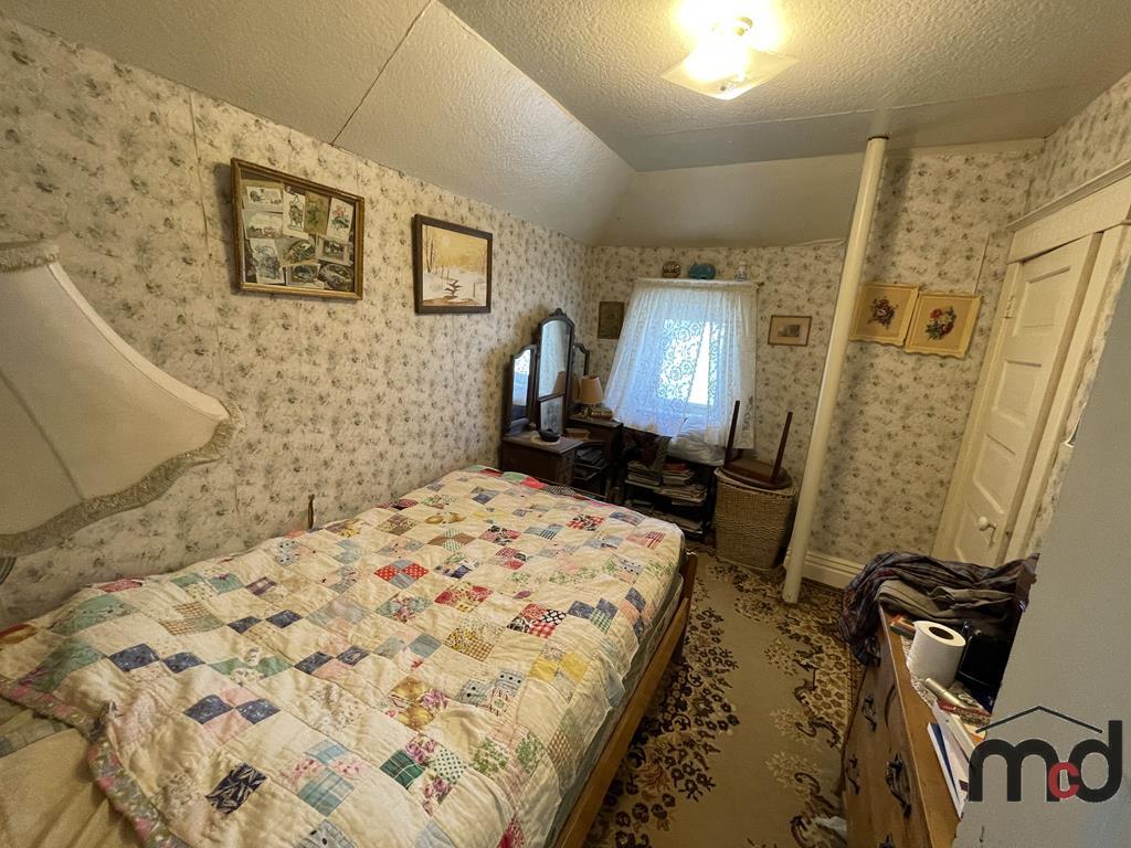 Real Estate 300 4th St., Craik, Sk.